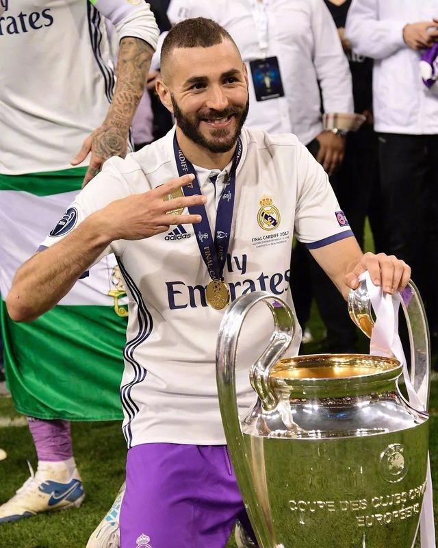 日本逆转阿森纳，本泽马惊艳四座